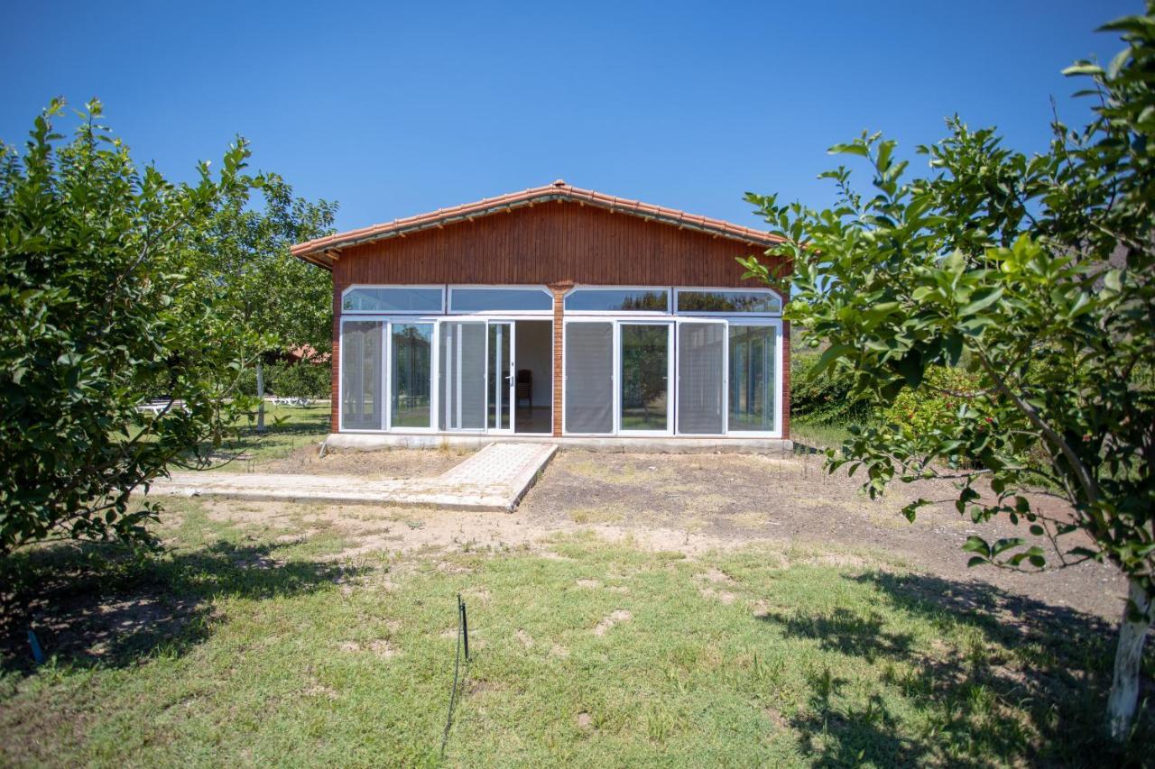 Ugur Pansiyon Bungalows Чирали Екстериор снимка