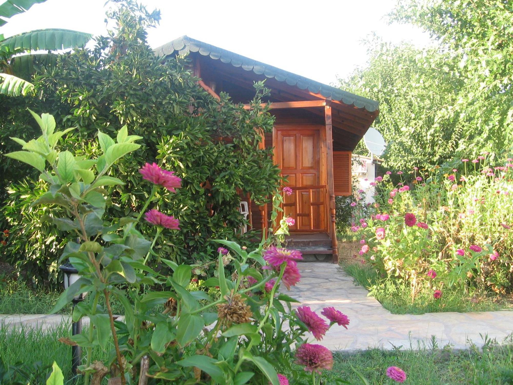Ugur Pansiyon Bungalows Чирали Екстериор снимка