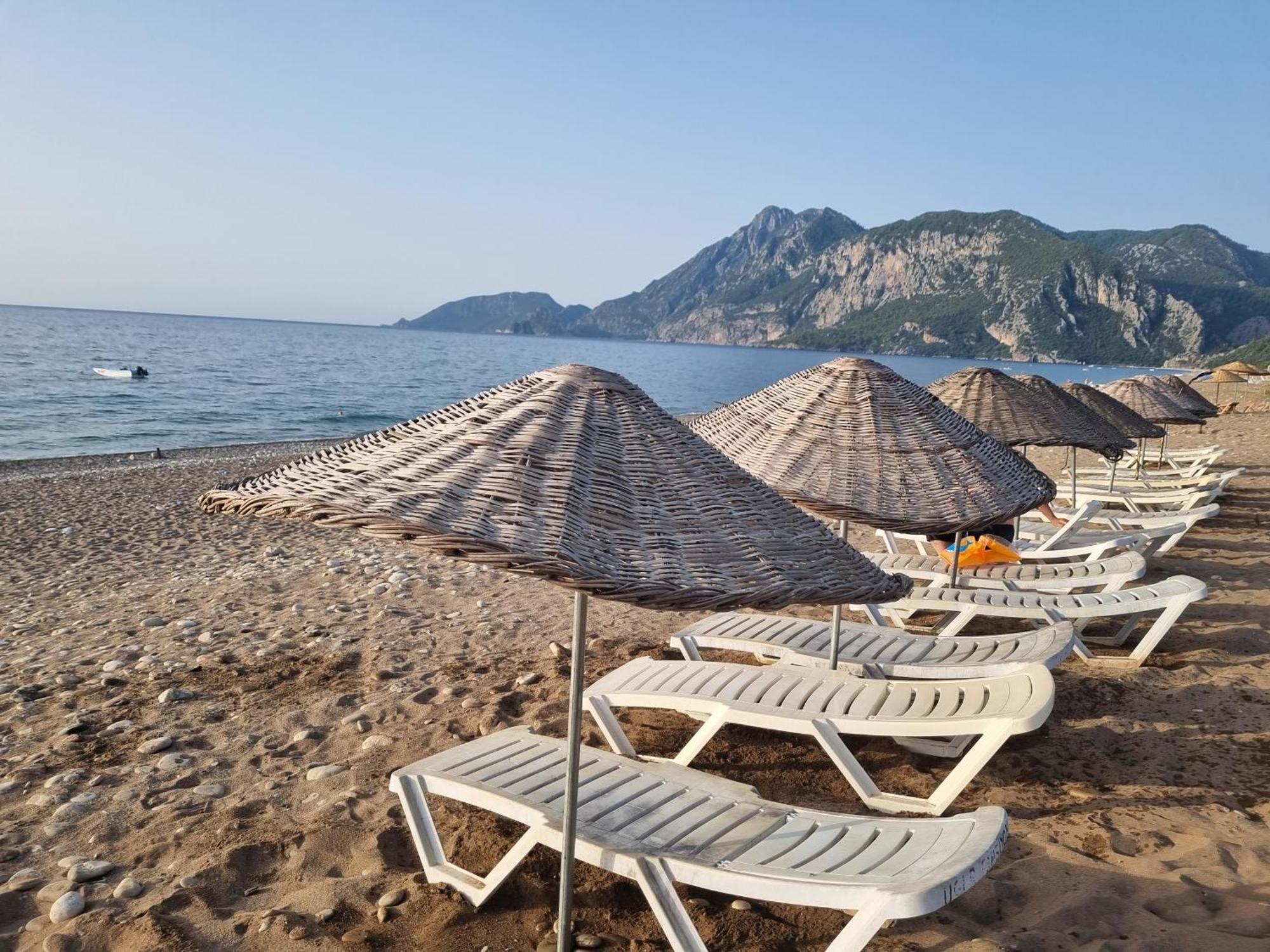 Ugur Pansiyon Bungalows Чирали Екстериор снимка